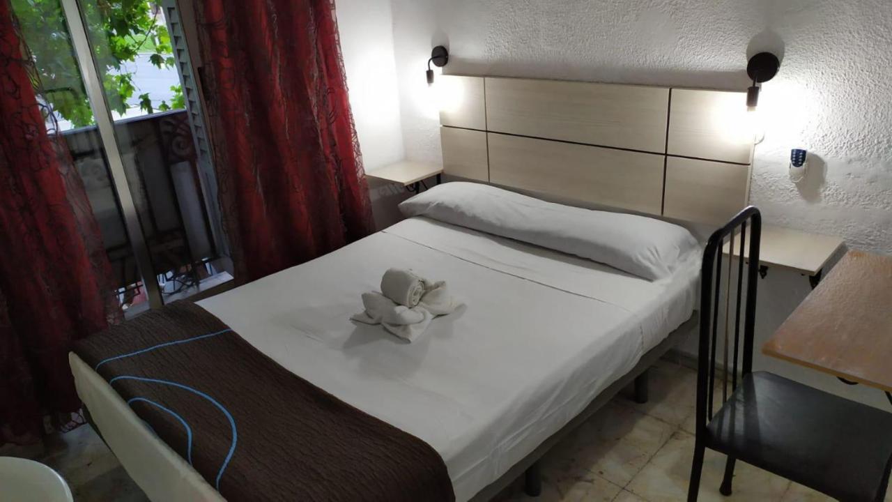 Pension Rivera Madrid Exterior photo