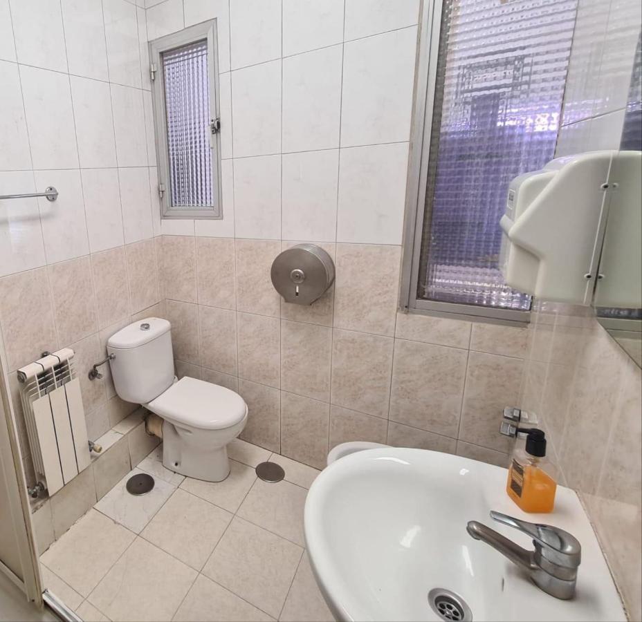 Pension Rivera Madrid Exterior photo